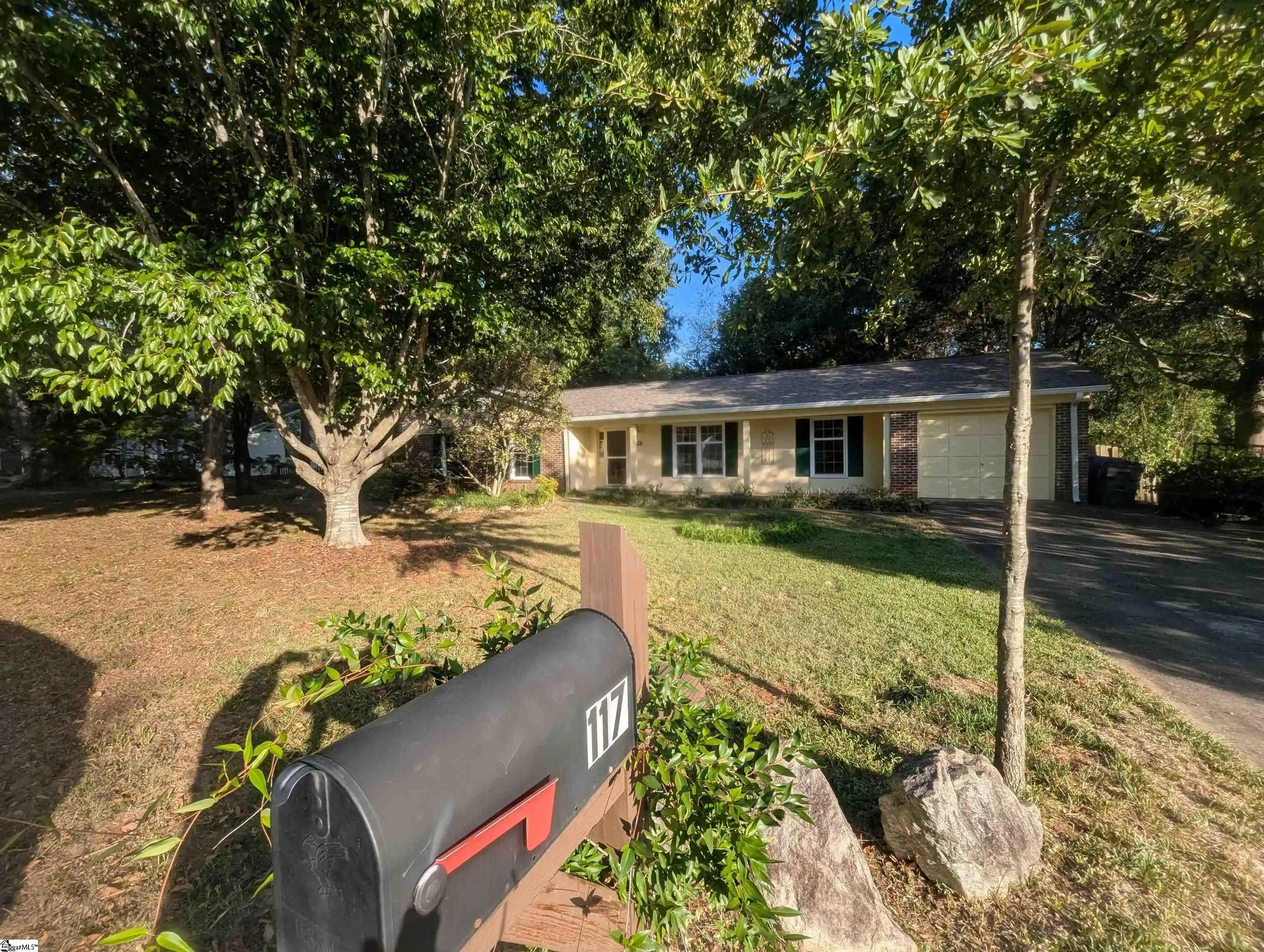 Photo 1 of Single family home for sale at 117 Hunters Trl, Greenville, SC 29615 | MLS# 1605034 | Listing updated on 2026-10-24
