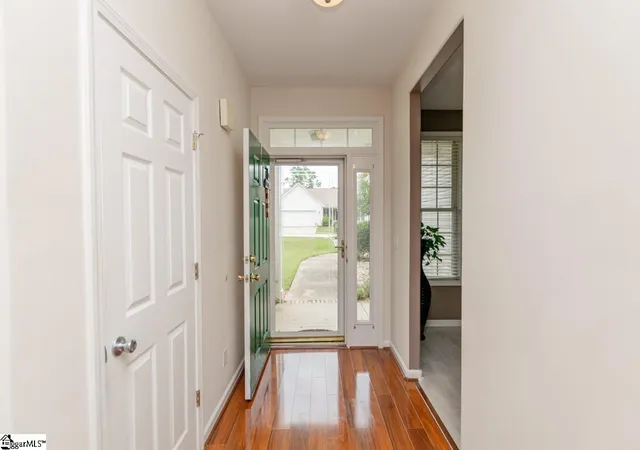 Photo 3 of Single family home for sale at 131 Lauren Wood Cir, Taylors, SC 29687 | MLS# 1597320 | Listing updated on 2026-09-25