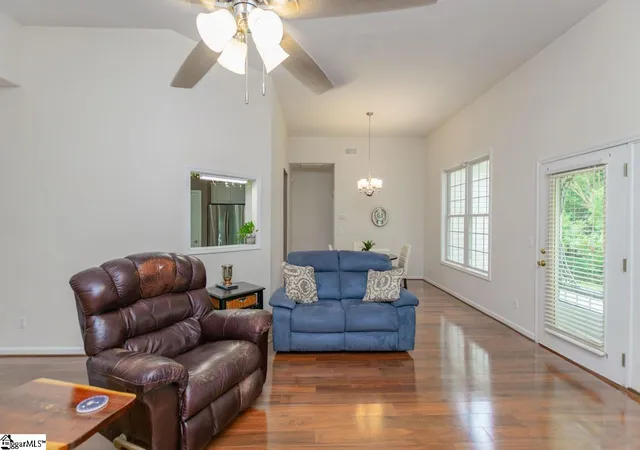 Photo 3 of Single family home for sale at 131 Lauren Wood Cir, Taylors, SC 29687 | MLS# 1597320 | Listing updated on 2026-09-25