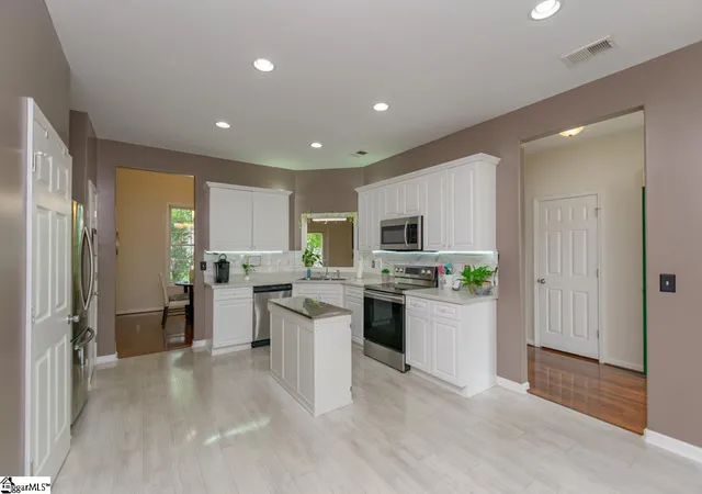 Homes for sale in Taylors, SC | 131 Lauren Wood Cir, Taylors, SC 29687 | MLS# 1597320