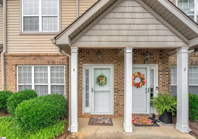 Townhouse for sale at 4 Amity Ln, Greenville, SC 29609 | MLS# 1600842
