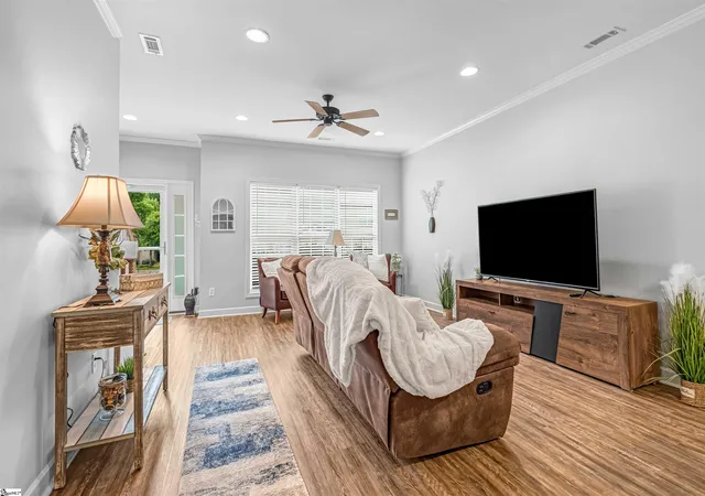 Photo 3 of Townhouse for sale at 4 Amity Ln, Greenville, SC 29609 | MLS# 1600842 | Listing updated on 2026-09-03