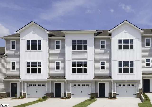 Photo 1 of Sale Pending at 226 Taylor Woods Ct, Greenville, SC 29607 | MLS# 1549677 | Listing updated on 2025-11-19