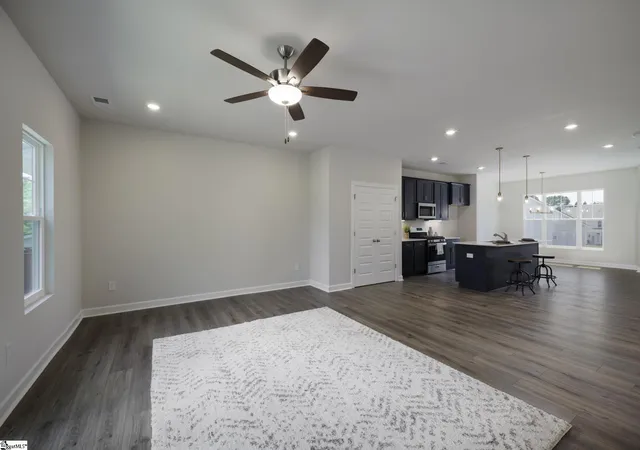 Photo 3 of Sale Pending at 226 Taylor Woods Ct, Greenville, SC 29607 | MLS# 1549677 | Listing updated on 2025-11-19