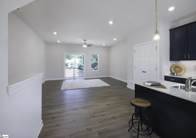 Photo 4 of Sale Pending at 226 Taylor Woods Ct, Greenville, SC 29607 | MLS# 1549677 | Listing updated on 2025-11-19