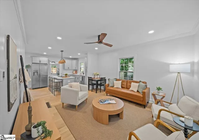 Photo 4 of Single family home for sale at 8 Baldwin St, Greenville, SC 29611 | MLS# 1563345 | Listing updated on 2026-09-15