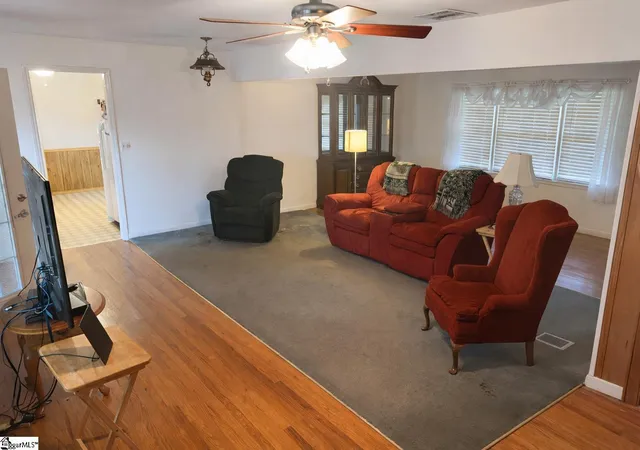 Photo 4 of Single family home for sale at 103 Cope Cir, Greenville, SC 29617 | MLS# 1587126 | Listing updated on 2026-09-06