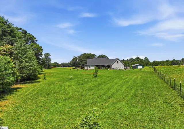 3rd image of 216 Burnt Tanyard Rd, West Union, SC 29696 | MLS# 1595176