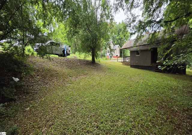 3rd image of 11 Valley St, Greenville, SC 29611 | MLS# 1593585
