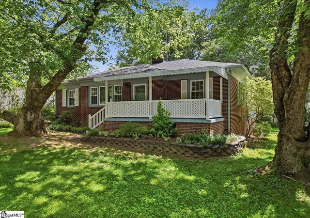 Photo 1 of Single family home for sale at 31 Blackburn St, Greenville, SC 29607 | MLS# 1595131 | Listing updated on 2026-08-31