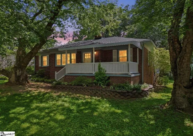 Photo 3 of Single family home for sale at 31 Blackburn St, Greenville, SC 29607 | MLS# 1595131 | Listing updated on 2026-08-31