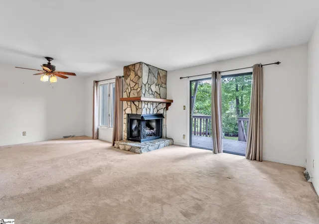 Photo 4 of Condo for sale at 8 Graystone Wy, Taylors, SC 29687 | MLS# 1593329 | Listing updated on 2026-10-20