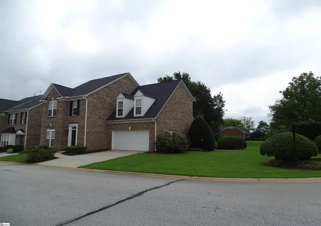 Photo 2 of Townhouse for sale at 2 Everleigh Ct, Simpsonville, SC 29681 | MLS# 1599809 | Listing updated on 2026-08-06