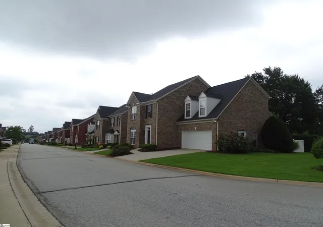 Photo 33 of Townhouse for sale at 2 Everleigh Ct, Simpsonville, SC 29681 | MLS# 1599809 | Listing updated on 2026-08-06