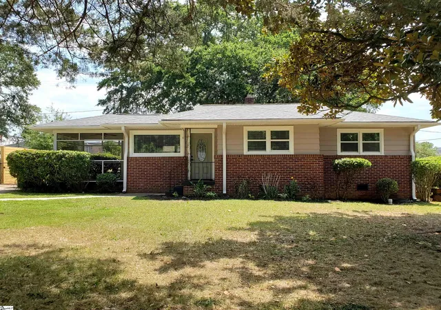 Photo 1 of Single family home for sale at 3 Dale Dr, Greenville, SC 29607 | MLS# 1601551 | Listing updated on 2026-09-09