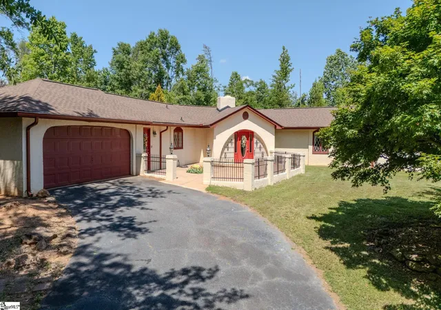 1st image of 124 Timberlake Cir, Inman, SC 29349 | MLS# 1592607