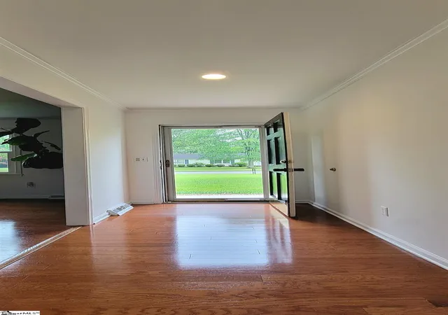 Photo 3 of Single family home for sale at 1011 Harness Trail Trail, Simpsonville, SC 29681 | MLS# 1597744 | Listing updated on 2026-10-15