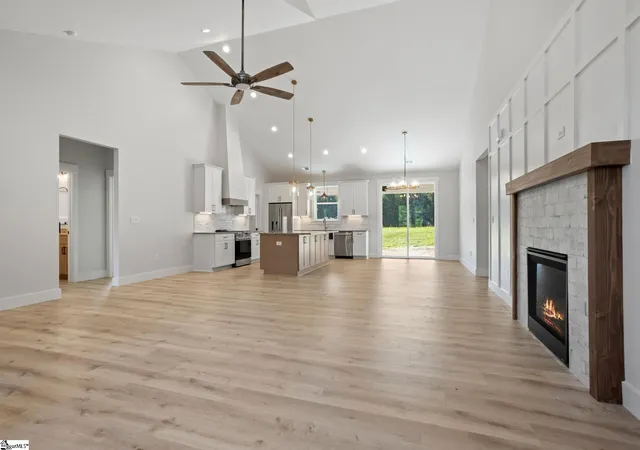 Photo 2 of Single family home for sale at 369 Pine Dr, Greer, SC 29651 | MLS# 1596182 | Listing updated on 2026-06-30