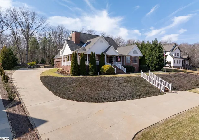 Photo 2 of Sale Pending at 307 Hala Ct, Greenville, SC 29609 | MLS# 1582075 | Listing updated on 2026-08-31