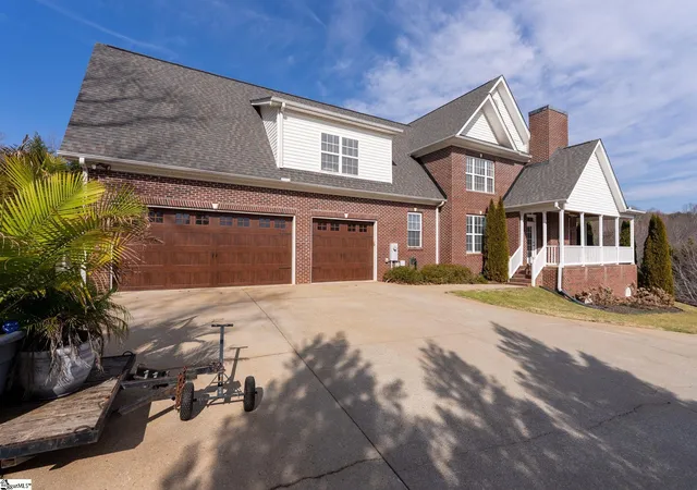 Photo 4 of Sale Pending at 307 Hala Ct, Greenville, SC 29609 | MLS# 1582075 | Listing updated on 2026-08-31