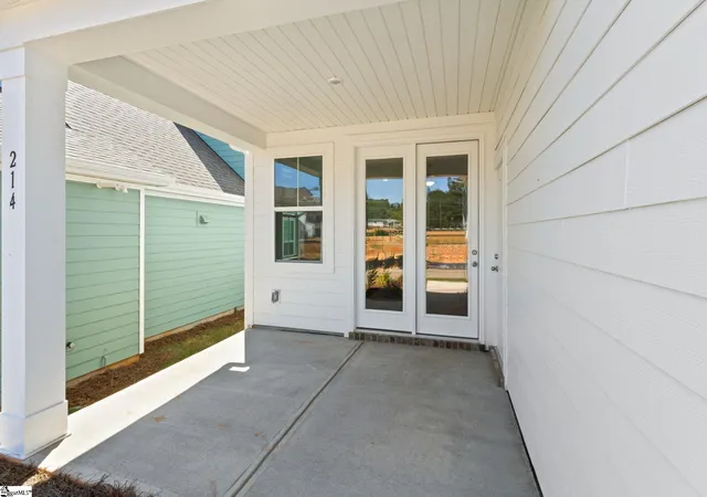 Photo 2 of Single family home for sale at 214 Nicolet Dr, Simpsonville, SC 29681 | MLS# 1552701 | Listing updated on 2026-08-31