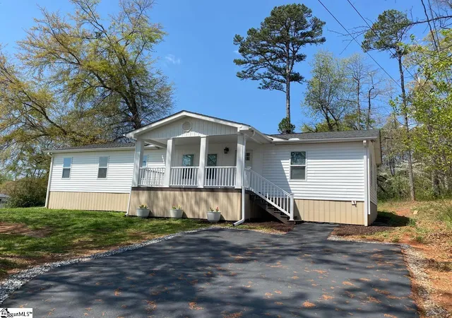 Photo 1 of Manufactured home for sale at 521 Park St, Inman, SC 29349 | MLS# 1602295 | Listing updated on 2026-08-28