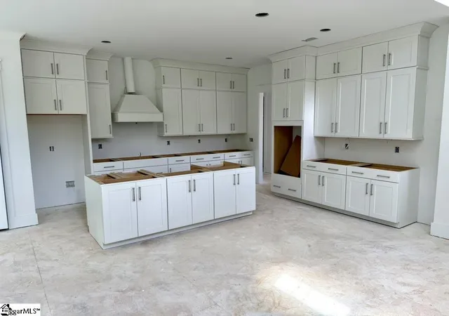 Photo 3 of Single family home for sale at 8 Carlingford Wy, Greenville, SC 29615 | MLS# 1582522 | Listing updated on 2026-09-14