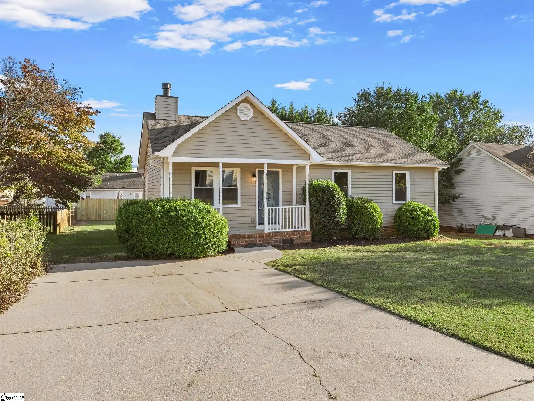 Photo 1 of Single family home for sale at 410 Fairdale Dr, Simpsonville, SC 29681 | MLS# 1606847 | Listing updated on 2026-10-16