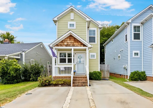 Photo 1 of Single family home for sale at 6 Chaney St, Greenville, SC 29607 | MLS# 1600551 | Listing updated on 2026-08-12