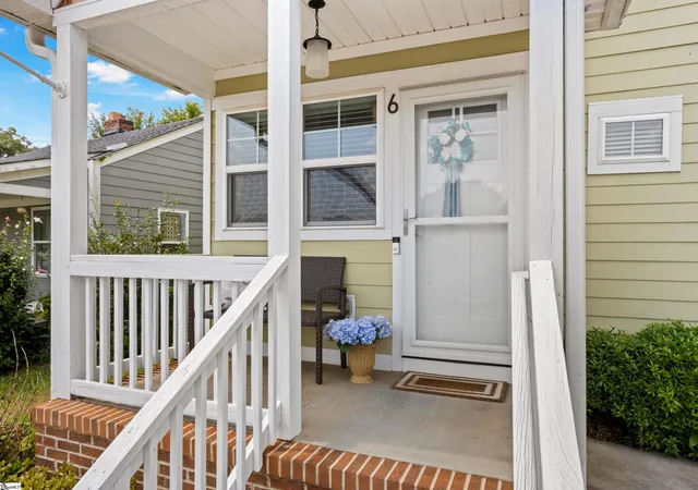 Photo 3 of Single family home for sale at 6 Chaney St, Greenville, SC 29607 | MLS# 1600551 | Listing updated on 2026-08-12