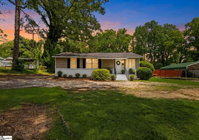 Homes for sale in Spartanburg, SC | 100 Whitener Ave, Spartanburg, SC 29306 | MLS# 1595802