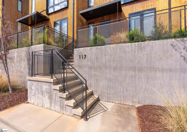 Photo 2 of Townhouse for sale at 117 E Stone Ave, Greenville, SC 29609 | MLS# 1595199 | Listing updated on 2026-09-09