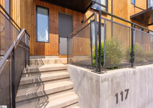 Photo 3 of Townhouse for sale at 117 E Stone Ave, Greenville, SC 29609 | MLS# 1595199 | Listing updated on 2026-09-09