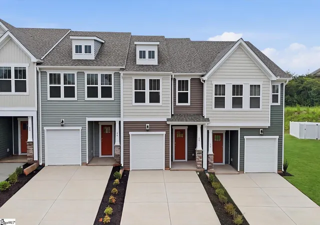 Photo 1 of Sale Pending at 40 Shoemaker Rd, Greenville, SC 29617 | MLS# 1596454 | Listing updated on 2026-09-18