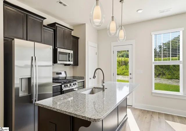 Photo 3 of Sale Pending at 40 Shoemaker Rd, Greenville, SC 29617 | MLS# 1596454 | Listing updated on 2026-09-18