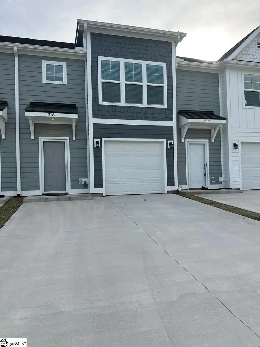 Townhouse for sale at 332 Lion Heart Ln, Greer, SC 29651 | MLS# 1607044
