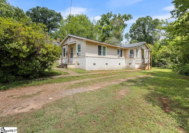 Photo 1 of Multi family home for sale at 194 Palisade St, Spartanburg, SC 29306 | MLS# 1601668 | Listing updated on 2026-08-22