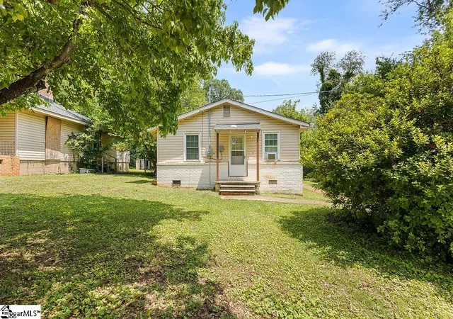 Photo 2 of Multi family home for sale at 194 Palisade St, Spartanburg, SC 29306 | MLS# 1601668 | Listing updated on 2026-08-22