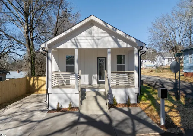 Photo 2 of Single family home for sale at 238 Foster St, Anderson, SC 29625 | MLS# 1589029 | Listing updated on 2026-09-07