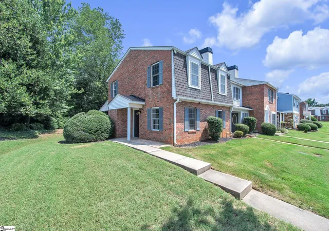 Photo 2 of Townhouse for sale at 101 Shady Tree Dr, Taylors, SC 29687 | MLS# 1601344 | Listing updated on 2026-09-12