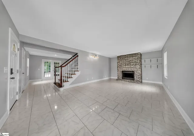 Photo 4 of Townhouse for sale at 101 Shady Tree Dr, Taylors, SC 29687 | MLS# 1601344 | Listing updated on 2026-09-12