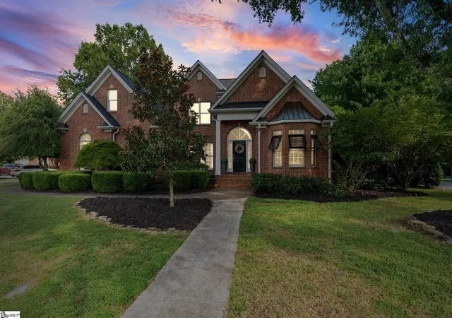 Photo 1 of Single family home for sale at 201 Huddersfield Dr, Simpsonville, SC 29681 | MLS# 1601335 | Listing updated on 2026-09-21