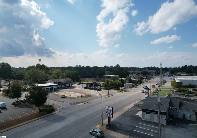 Homes for sale in Anderson, SC | 1603 N Main St, Anderson, SC 29621 | MLS# 1571388
