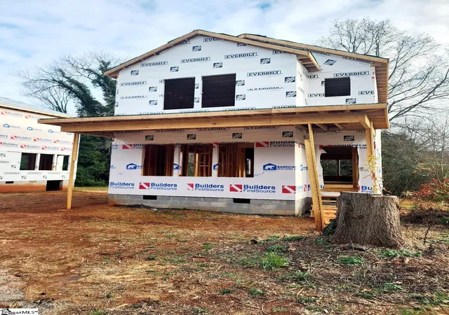 Photo 1 of Single family home for sale at 211 Glenn Rd, Greenville, SC 29607 | MLS# 1582935 | Listing updated on 2026-08-28