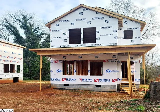 Photo 2 of Single family home for sale at 211 Glenn Rd, Greenville, SC 29607 | MLS# 1582935 | Listing updated on 2026-08-28