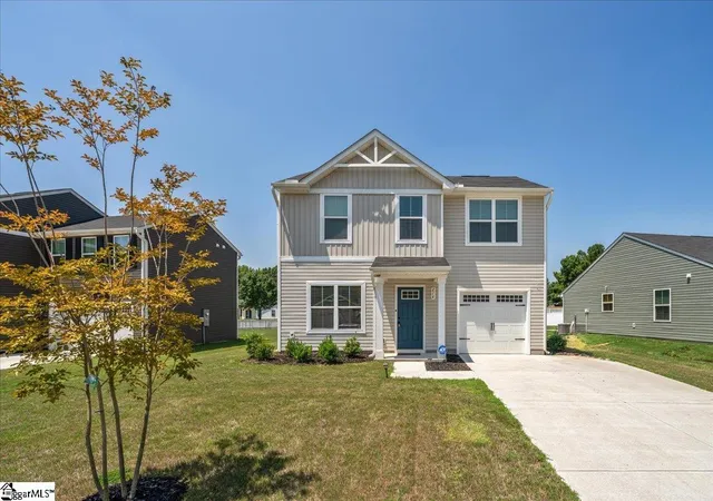 Photo 1 of Single family home for sale at 216 Highland Station Dr, Clinton, SC 29325 | MLS# 1598235 | Listing updated on 2026-09-14