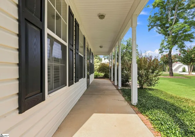 Photo 3 of Single family home for sale at 428 Ashley Oaks Dr, Moore, SC 29369 | MLS# 1599283 | Listing updated on 2026-08-22