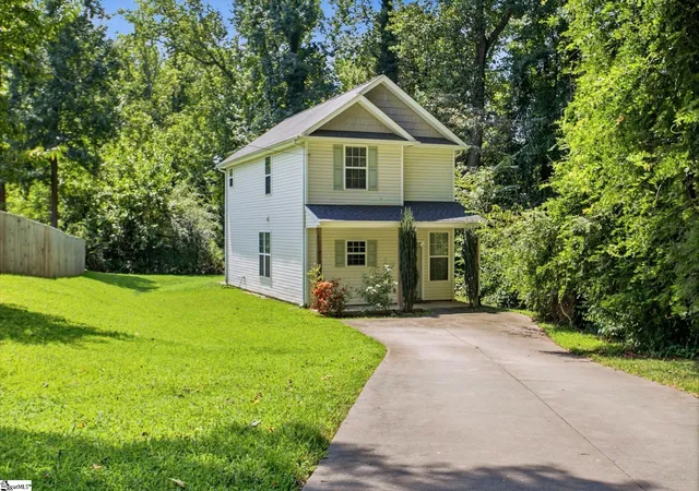 Photo 1 of Single family home for sale at 216 Alco St, Greenville, SC 29609 | MLS# 1601155 | Listing updated on 2026-08-29