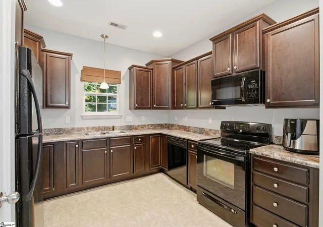 Photo 3 of Single family home for sale at 216 Alco St, Greenville, SC 29609 | MLS# 1601155 | Listing updated on 2026-08-29