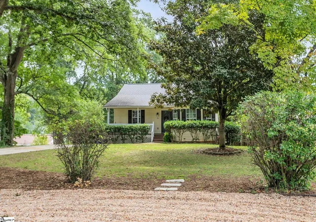 Photo 1 of Single family home for sale at 118 Dixie Ave, Greenville, SC 29607 | MLS# 1601679 | Listing updated on 2026-09-05